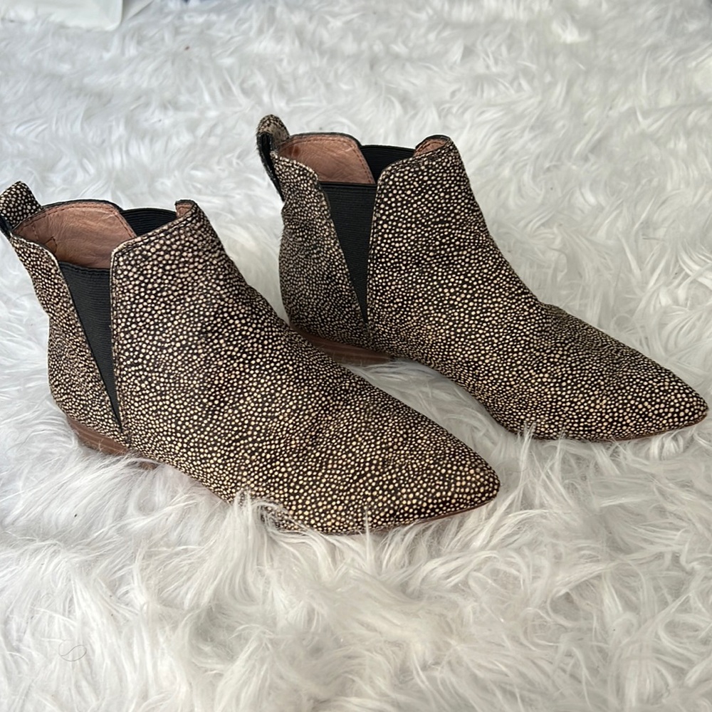 Madewell! Speckled calf-hair, low heeled booties